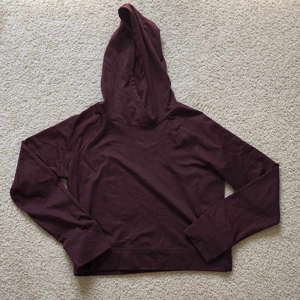 Old Navy cozecore cropped maroon hoodie sweatshirt -light with fleece lining